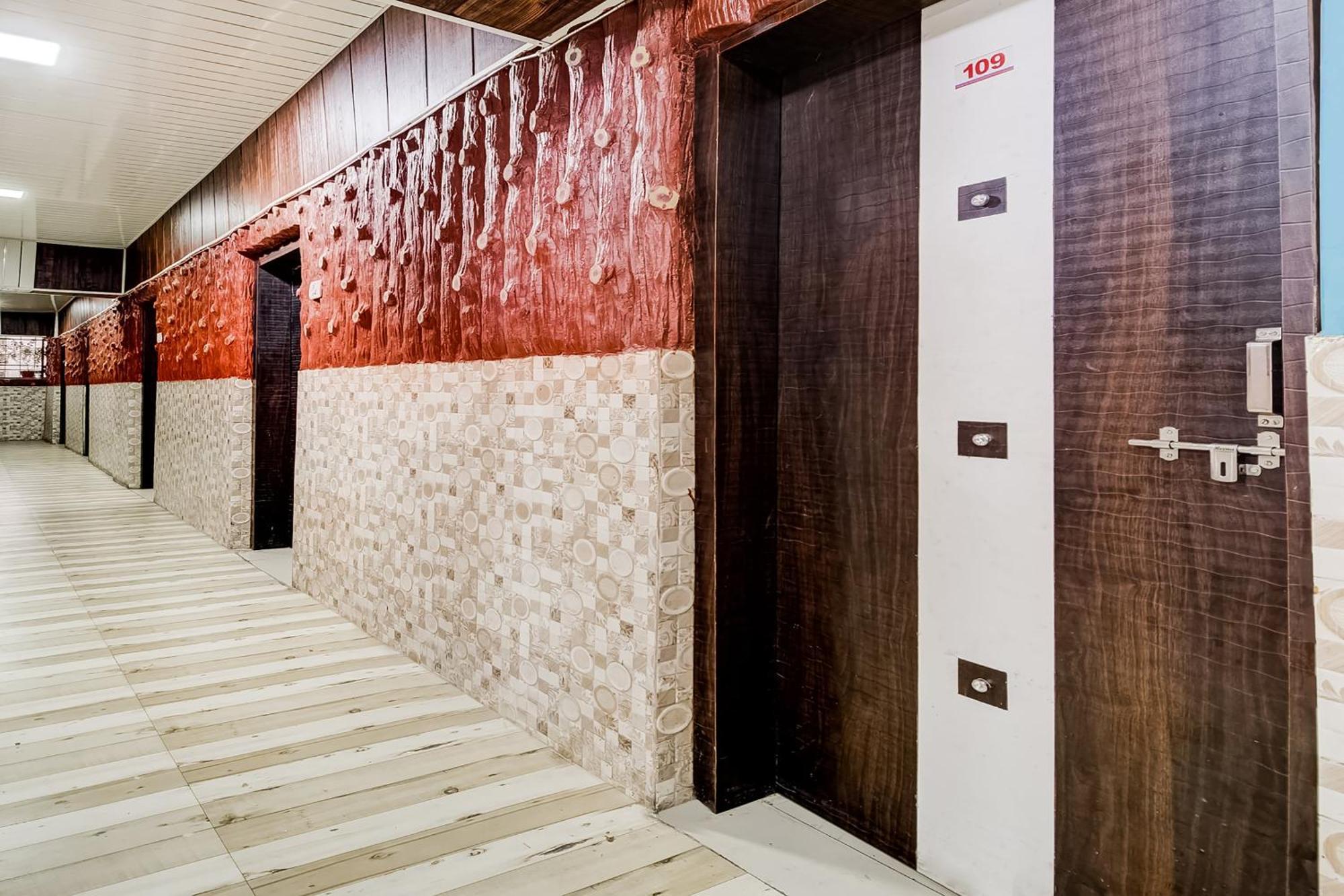 SPOT ON 61441 Sangam Relax Point Hotel Amarnath Bagian luar foto