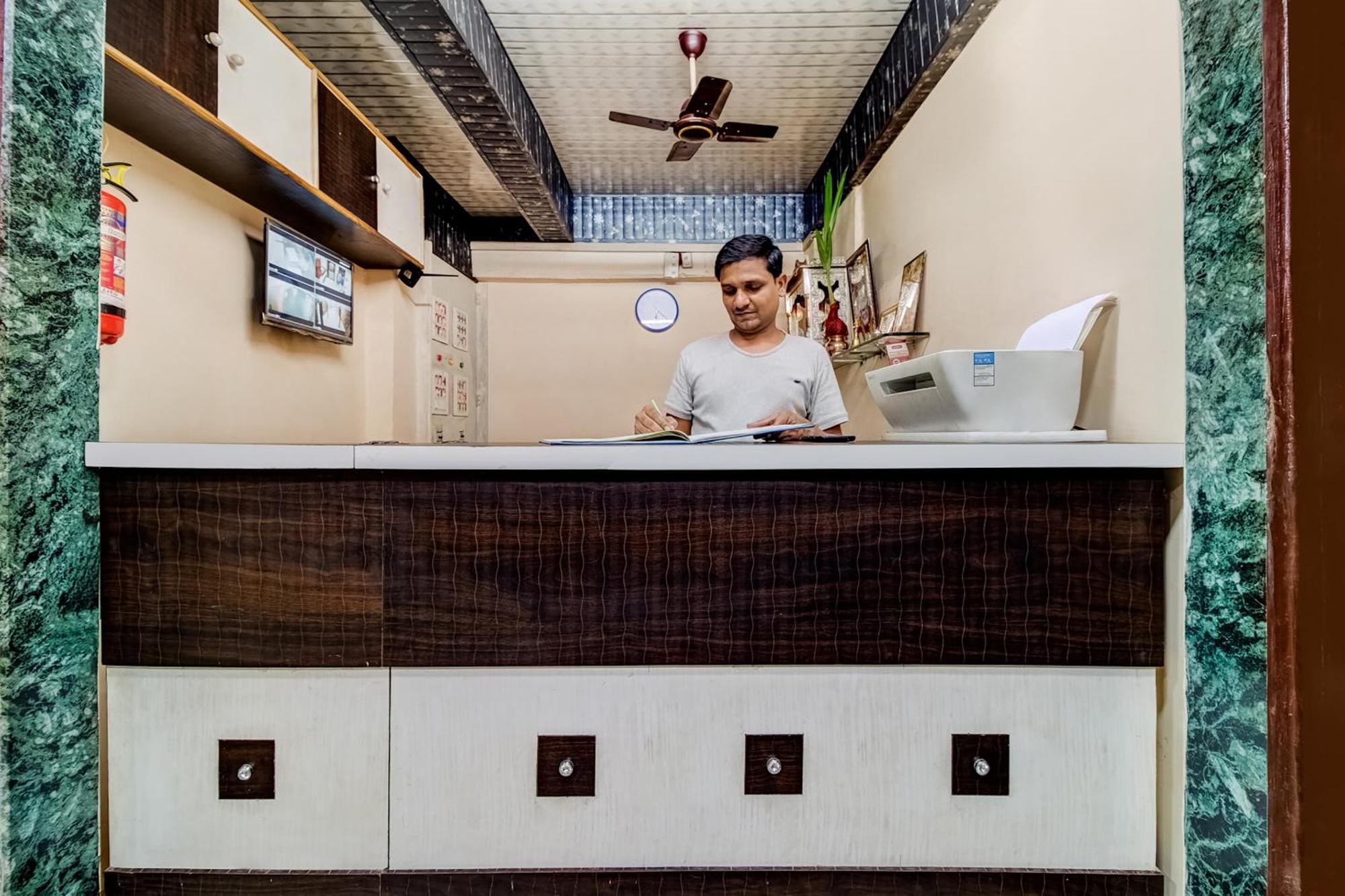 SPOT ON 61441 Sangam Relax Point Hotel Amarnath Bagian luar foto