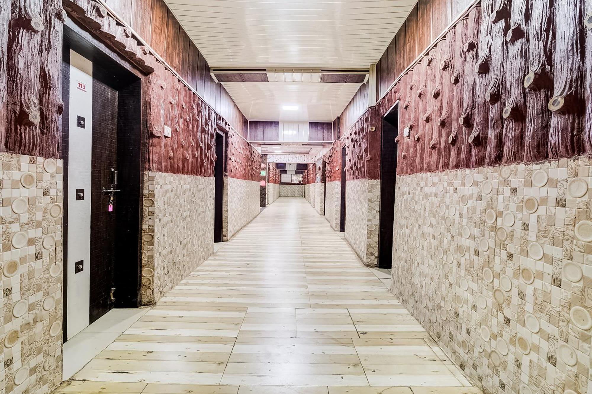 SPOT ON 61441 Sangam Relax Point Hotel Amarnath Bagian luar foto